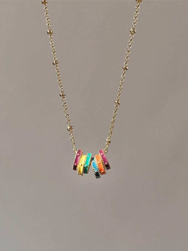 Retro elegant colorful necklace
