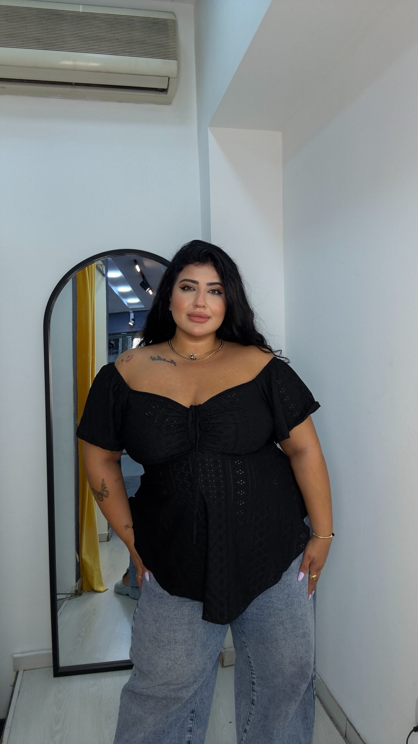 Off shoulder black top - Image 4