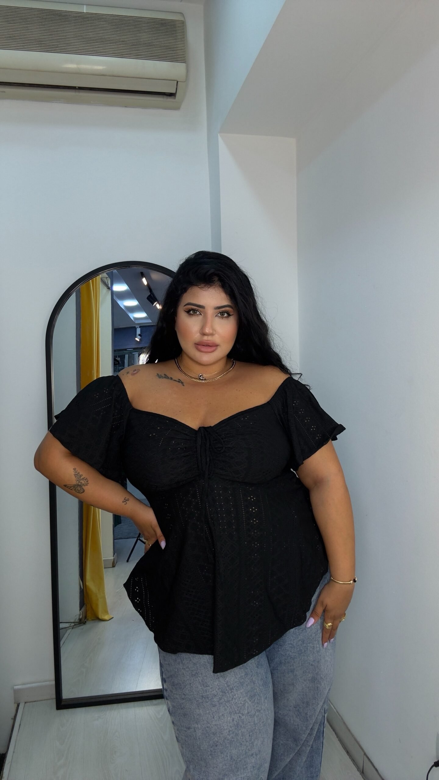 Off shoulder black top - Image 3