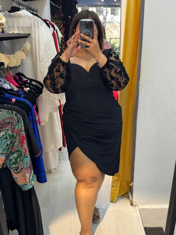 Plus size dress sweetheart neck , mesh sleeve