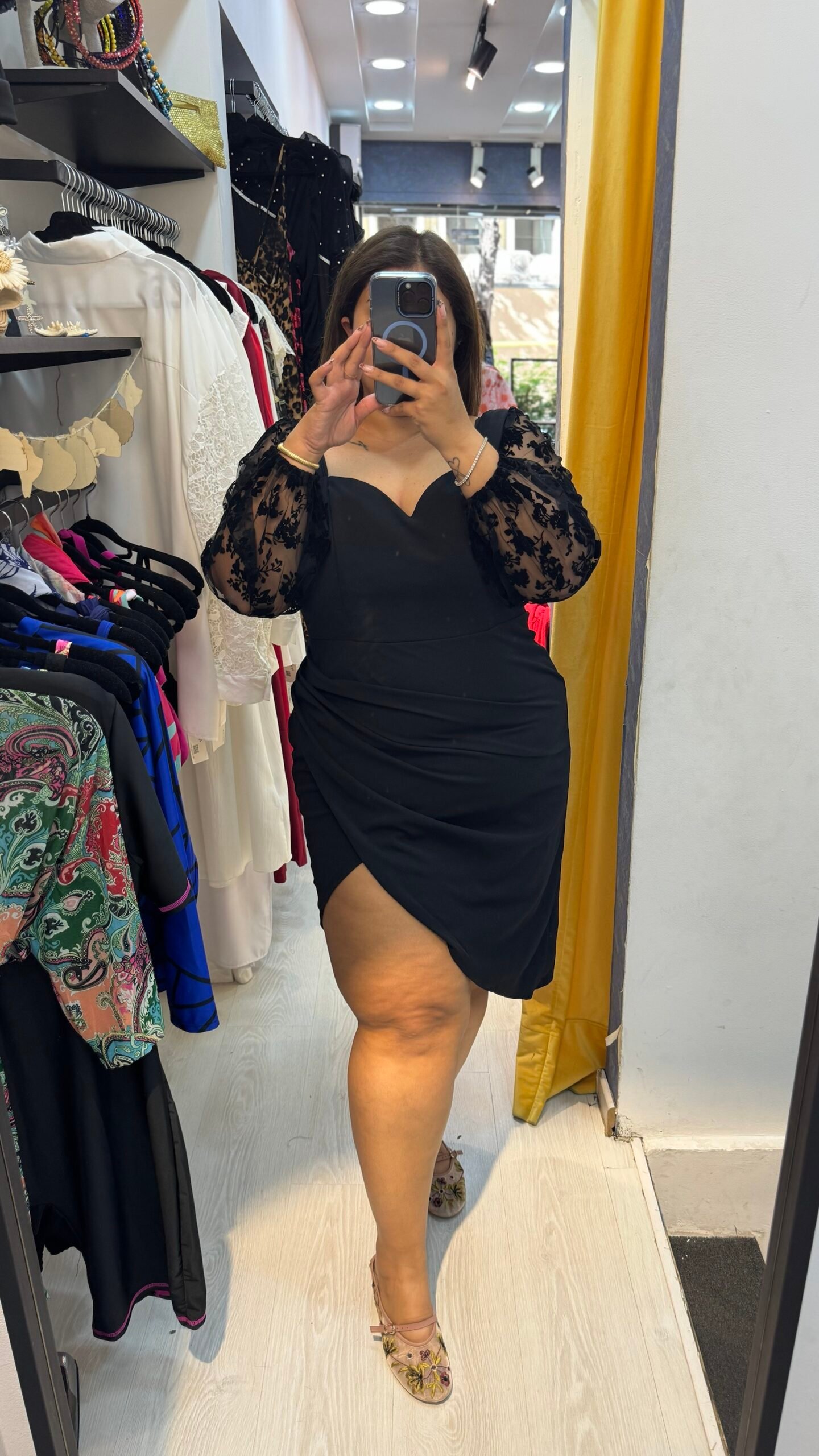 Plus size dress sweetheart neck , mesh sleeve